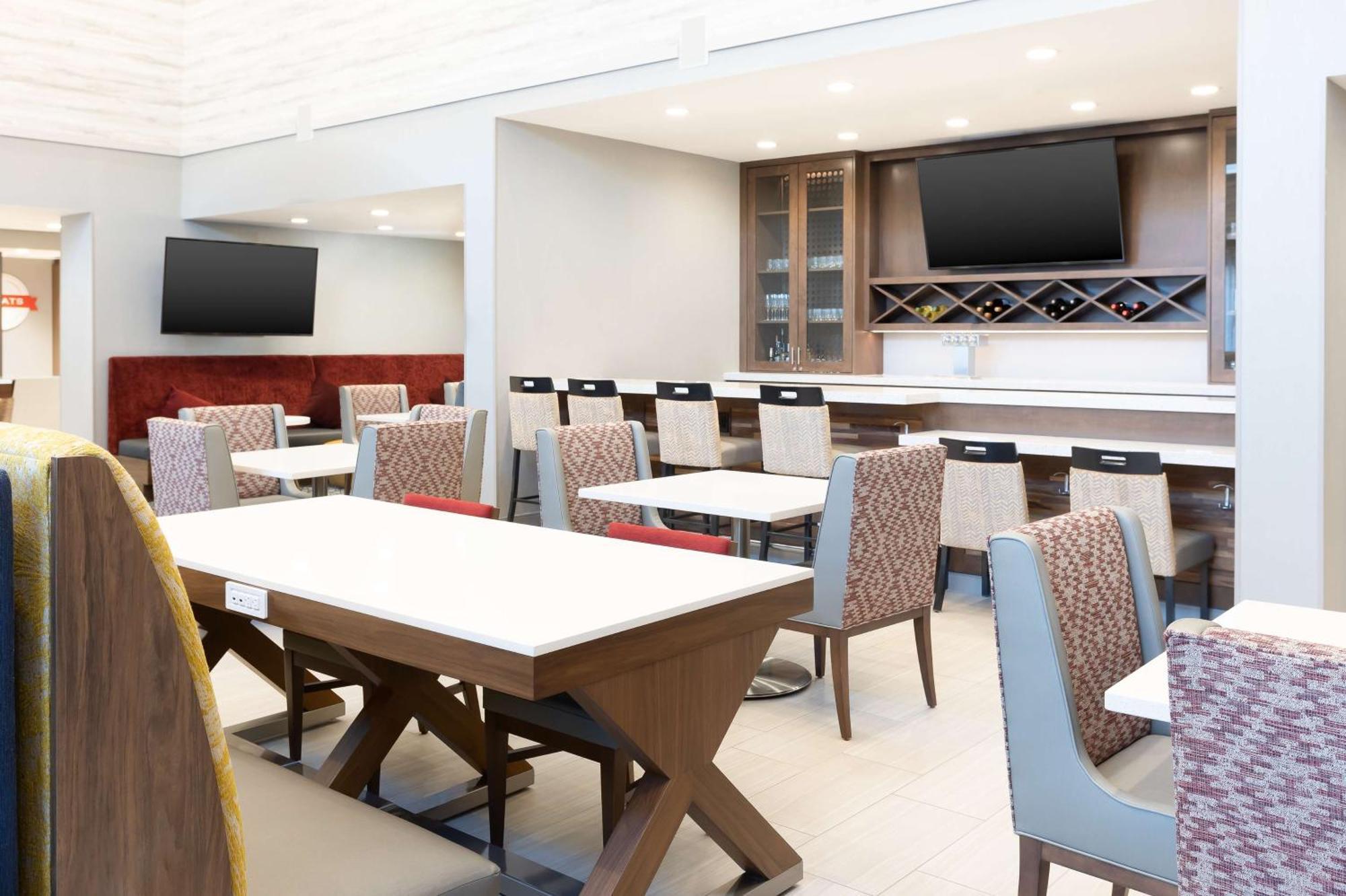 Hampton Inn & Suites Santa Rosa Sonoma Wine Country Exterior foto