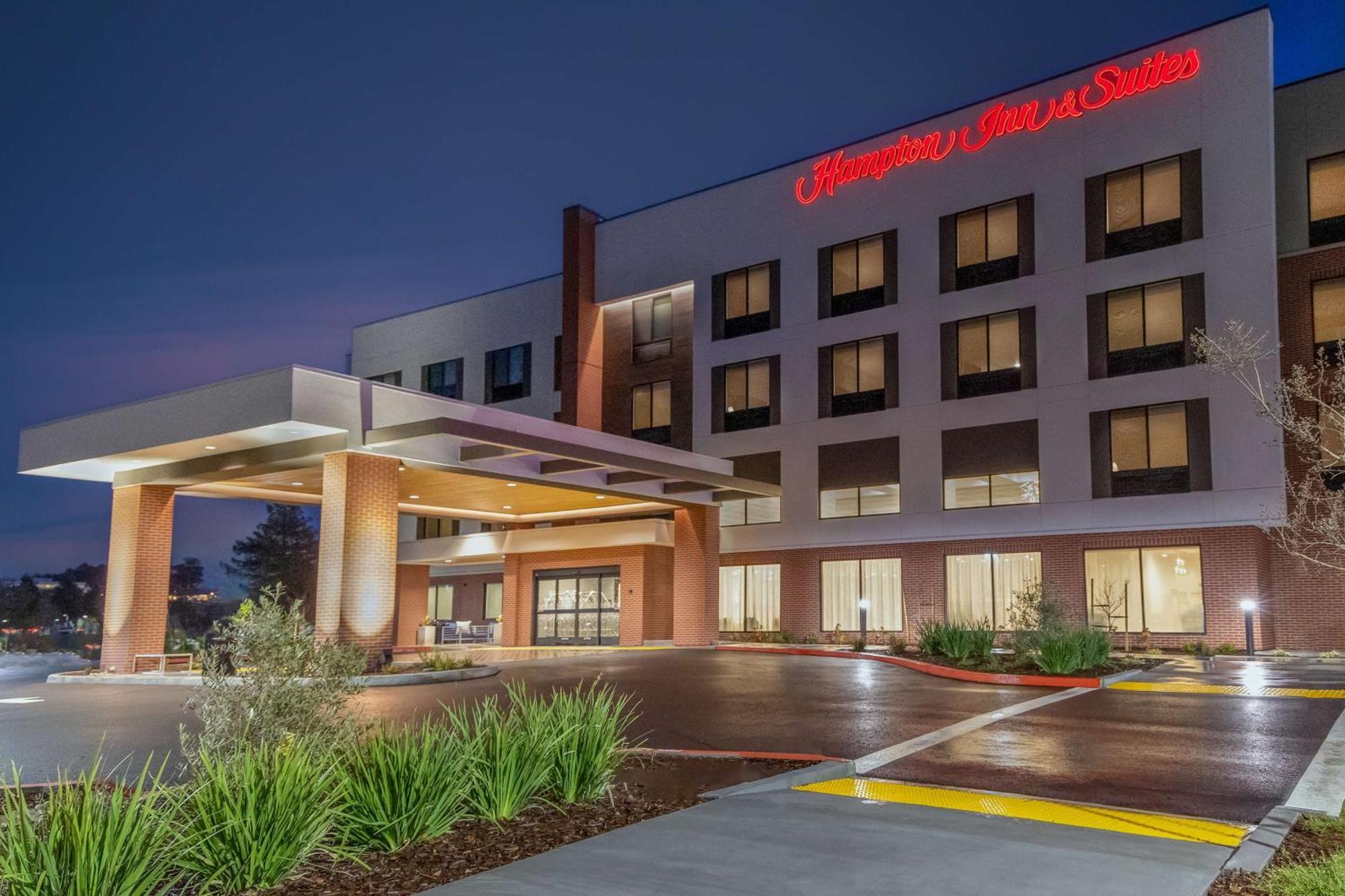 Hampton Inn & Suites Santa Rosa Sonoma Wine Country Exterior foto